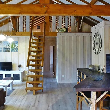 Holiday Home, Hébergement de vacances *