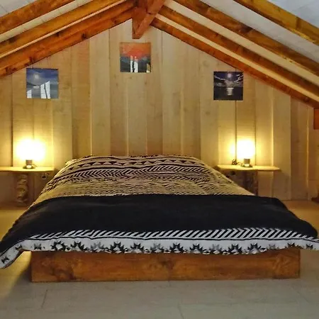 Holiday Home, Hébergement de vacances *