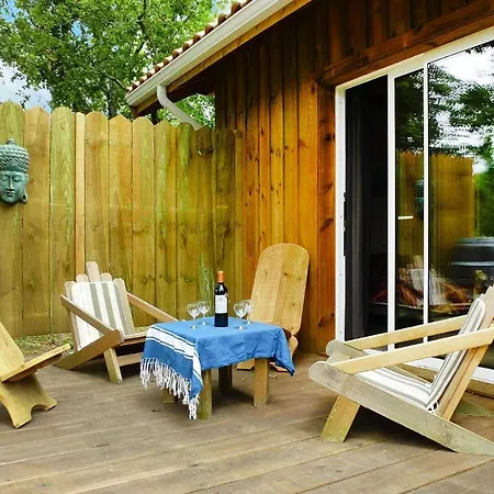 Holiday Home, Hébergement de vacances *